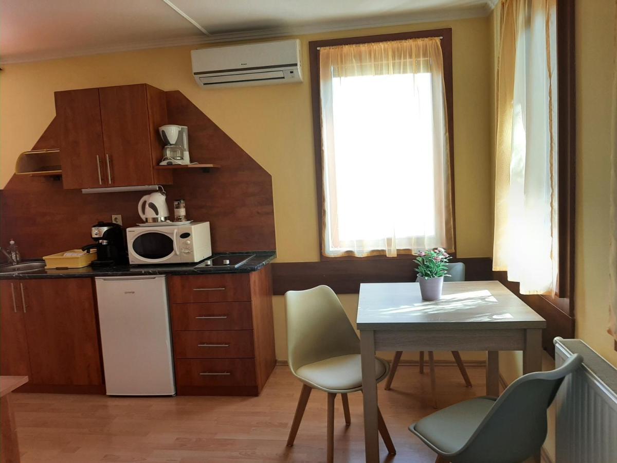 Aqua Apartman Гюла Екстериор снимка