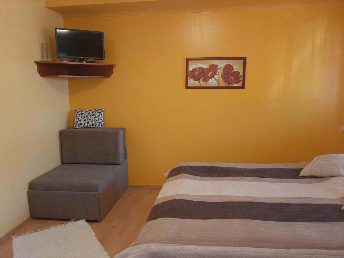 Aqua Apartman Гюла Екстериор снимка