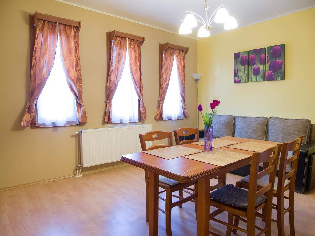 Aqua Apartman Гюла Стая снимка