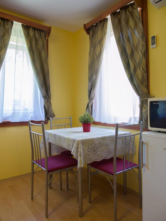 Aqua Apartman Гюла Екстериор снимка