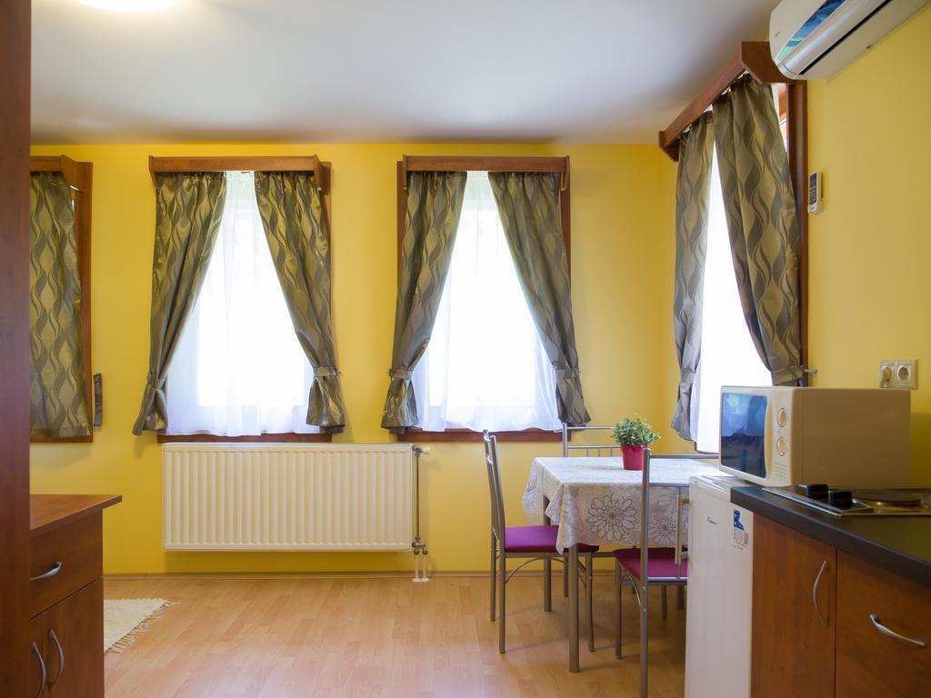 Aqua Apartman Гюла Екстериор снимка