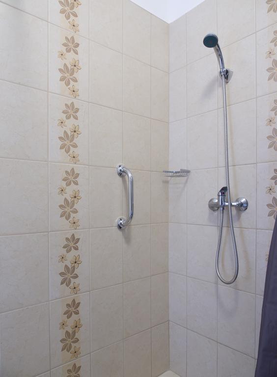Aqua Apartman Гюла Стая снимка