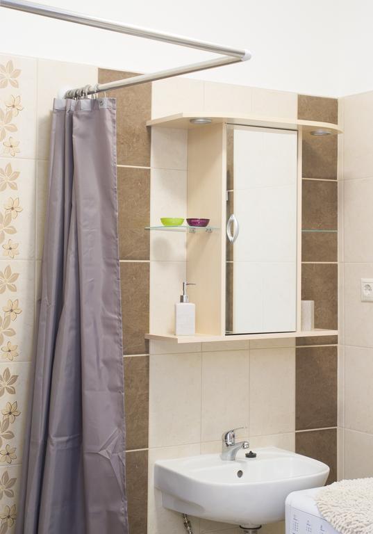 Aqua Apartman Гюла Стая снимка