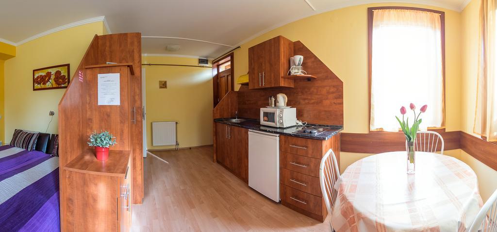 Aqua Apartman Гюла Екстериор снимка
