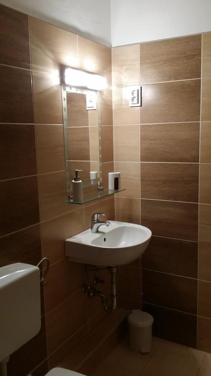 Aqua Apartman Гюла Екстериор снимка